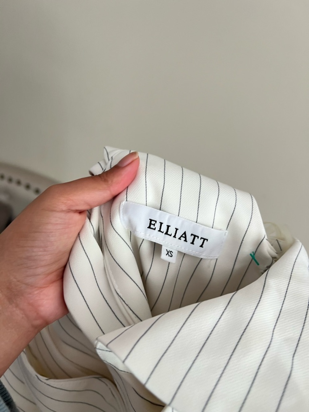 ELLIAT STRIPPED FRONT TIE MINI DRESS ✨ - Picture 2 of 5